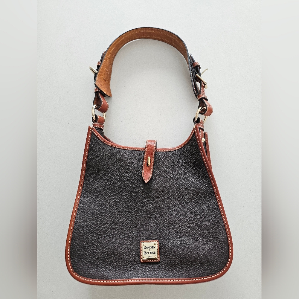 NWOT Dooney & Bourke Leather Messenger Bag